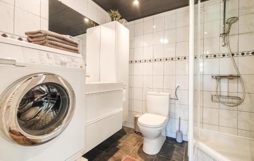 Bathroom, 2 Bedroom Gorgeous Home In Stavenisse in Stavenisse