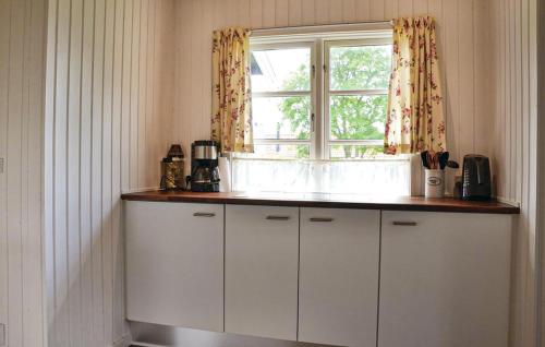 Cozinha, 3 Bedroom Awesome Home In Kirke Hyllinge in Kirke-Hyllinge