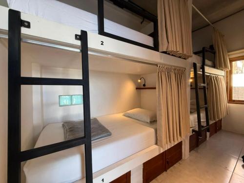 1 twin bed