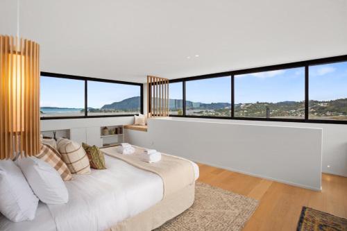 The Rise - Private Sauna, Sea & Mountain Views in Tairua