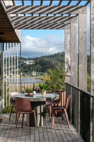 Balcony/terrace, The Rise - Private Sauna, Sea & Mountain Views in Tairua