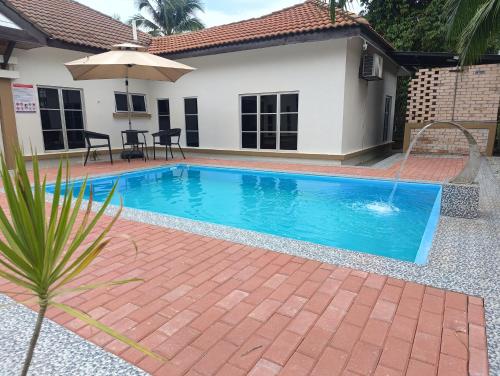 TTJ Pool Homestay - Seremban