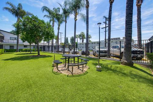 Hyland Motel Van Nuys - image 21