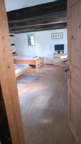 Ruhig Wohnen - einfache Wohnung auf dem Bauernhof in Zeulenroda-Triebes