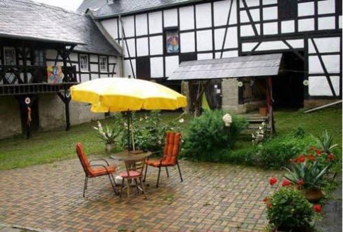 Ruhig Wohnen - einfache Wohnung auf dem Bauernhof in Zeulenroda-Triebes