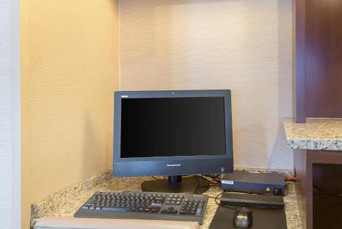 Comfort Inn Barboursville near Huntington Mall area - image 7