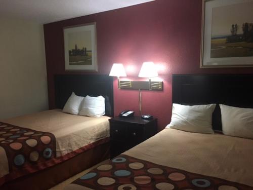 Super 8 by Wyndham New Castle - image 5