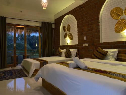 Dira Bungalows