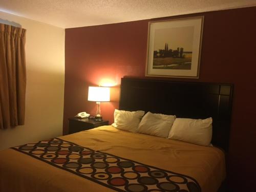 Super 8 by Wyndham New Castle - image 7
