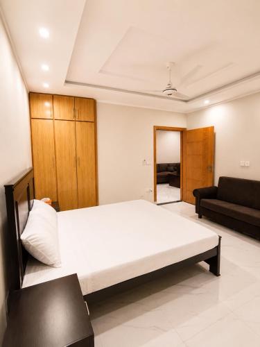2-Bedroom Apartment near Islamabad International Airport Pick and Drop - image 3