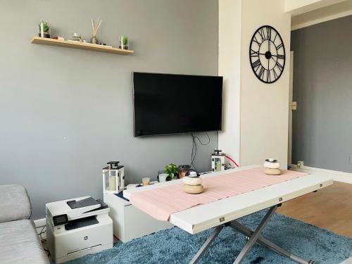 Appartement spacieux avec vue sur la Tour Eiffel in Безон