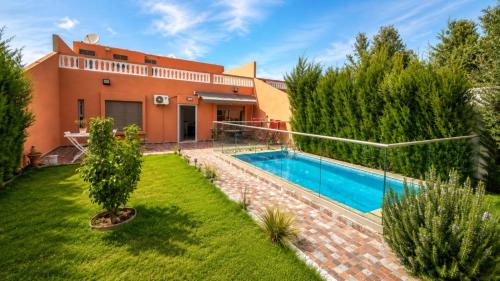 Villa moderne avec piscine privée Dar Bouazza proche Casablanca et plage – khách sạn tại Dar Bouazza
