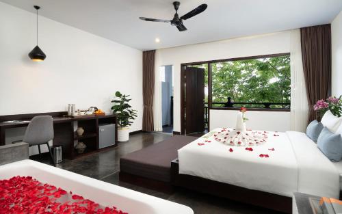 room detail thumbnail 0