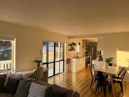 Waikanae Beach Abode-Memories, Family & Relaxation in Waikanae