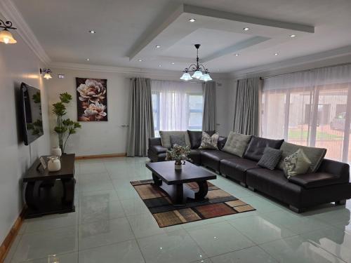 Ivory & Mane Estate - Jacaranda - Harare Ivory & Mane Estate - Jacaranda - Harare