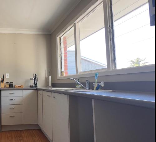 Konyha, Cozy Private Room- Climate Controlled Comfort in Tauranga