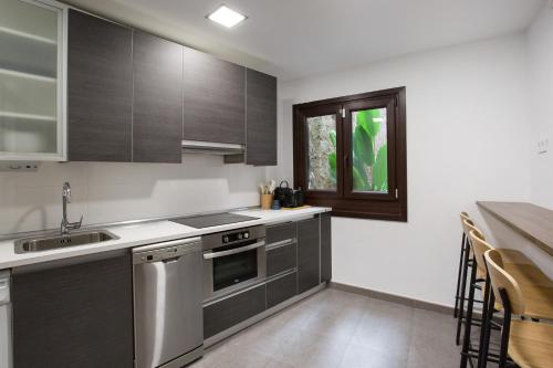 Spacious Apartment Near Casco Viejo in 이바이온도