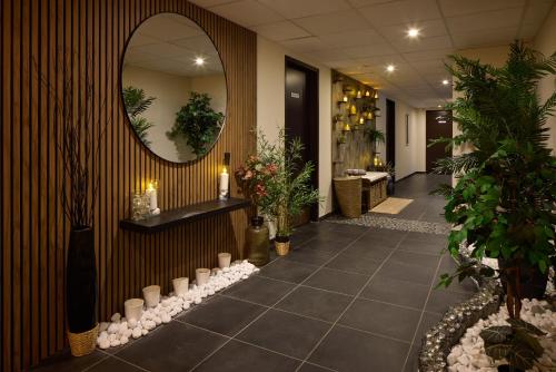 Úszómedence, Zenitude Swiss Apparthotels in Ferney-Voltaire