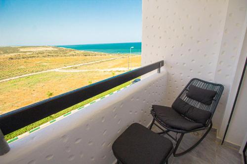 Escape Mer - 2-bedroom Cozy & Design Ocean View – khách sạn tại Saqaya