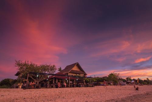 Puri Nusa Beach Hotel