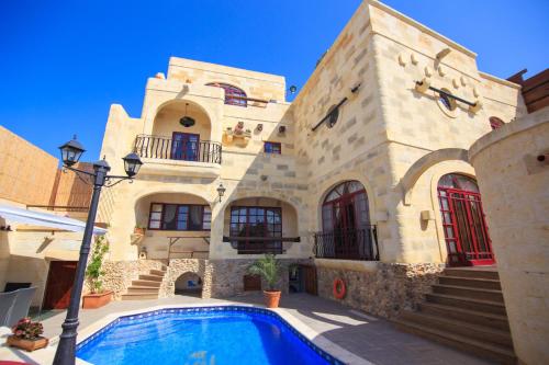 Ta Tumasa Farmhouse