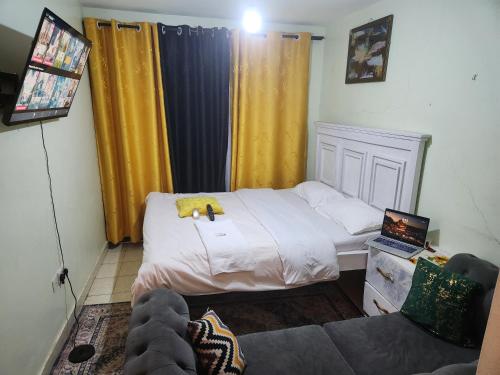 THE AMENITY HOOK,NEXT 2 NIBS,SPURMALL&Ashaki in รุยรู