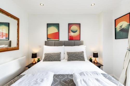 Holland Park I - 3 Bedrooms 2 Bathrooms Sofa Bed - image 11