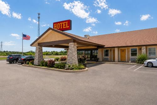 Exterior view of Segovia Lodge Junction TX I -10