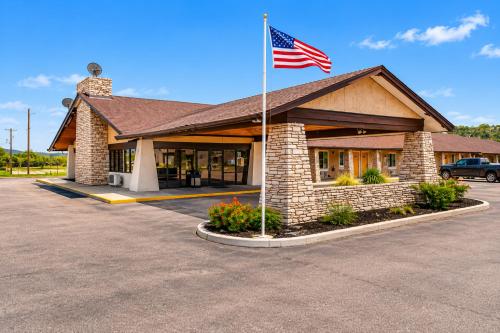 . Segovia Lodge Junction TX I -10