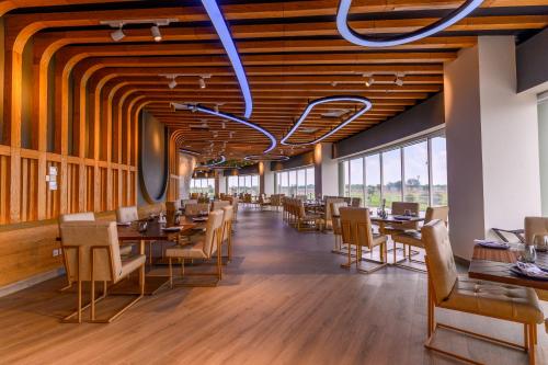 餐廳, Rumanza by Pearl Continental in 木爾坦