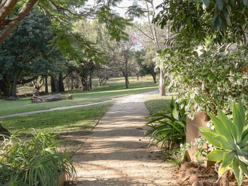 Jardí, Kruger Foothills Lodge - Near Kruger National Park in Hoedspruit