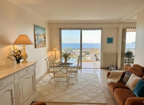 Ocean View Cannes 2-Bed Apt with Pool and Terrace