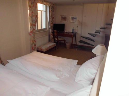 2 bedrooms, 2 beds