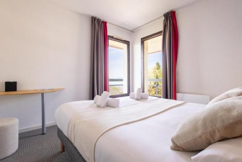 Côté Lac Hostel Evian 5