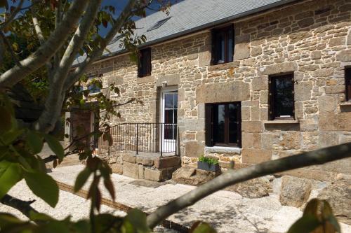 Gîte de charme de la guinchère près du MontSaintMi – khách sạn tại Saint-Georges-de-Reintembault