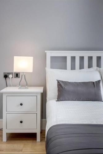 Apt in Westfield - Stay 7 - Near O2 and Excel - image 3