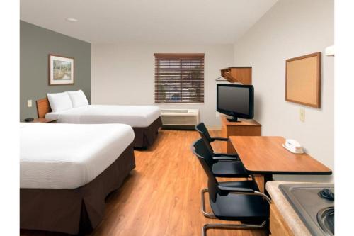 Motel 6 Suites Cincinnati Sharonville OH - image 2