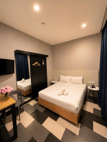 room detail thumbnail 0