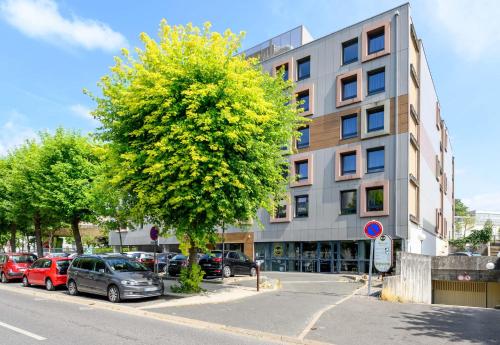 Exterior view, B&B HOTEL Marne-la-Vallée Torcy Gare 3 étoiles in Torcy
