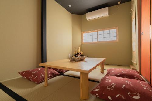 TsuruINN 3minTengachaya Direct to KIX tyaya – khách sạn tại Phuong Nishinari