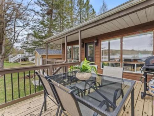 Waterfront & Spa - Le Petit Georges in Asbestos (QC)