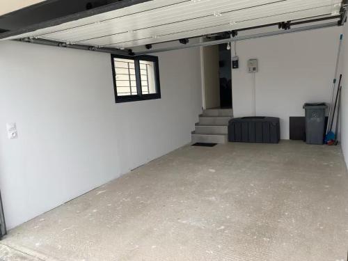Spacieuse villa avec piscine garage et wifi in Autignac