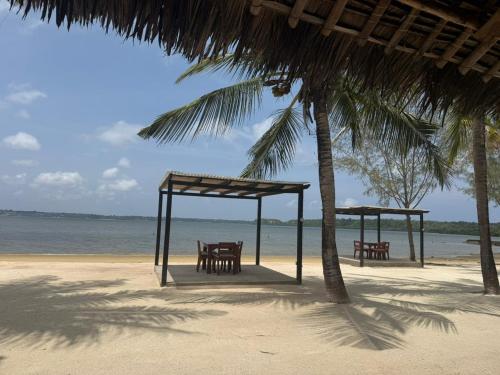 platja, Coastal Villa Kilifi Creek Mandharini in Kilifi