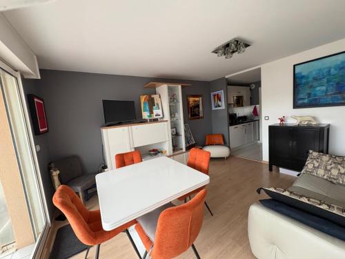 Charmant studio cabine avec balcon plein sud et aperçu mer au cœur du Touquet-Paris-Plage