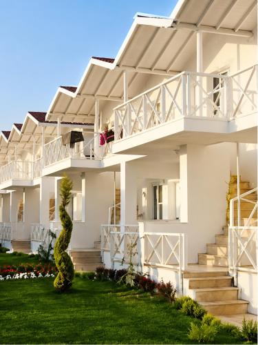 Adella Beach Resort Hotel – khách sạn tại Boyalik Yolu Area