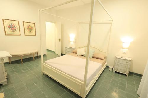 Trinacria Palace House