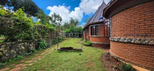 Skats, The Fort Valley BnB , Karatu in Karatu