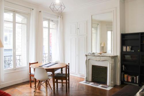 Bright stay in the heart of Paris for 4 people - image 13