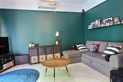 House with pool-Avignon, Spirou and Wave Island in Entraigues-sur-la-Sorgue