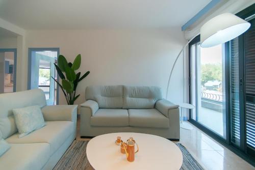 WELCS APARTAMENTO 387 EMP primera linea de mar